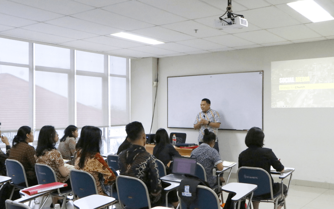 Kelas Media Sosial bersama YesHEis Indonesia